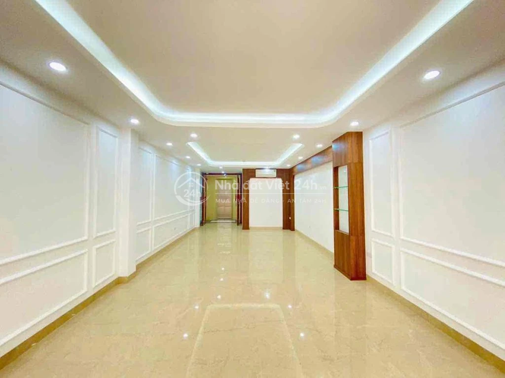 *** 1 sàn Giảng Võ gần ga Cát Linh 70m2 giá 15tr/tháng, thang may