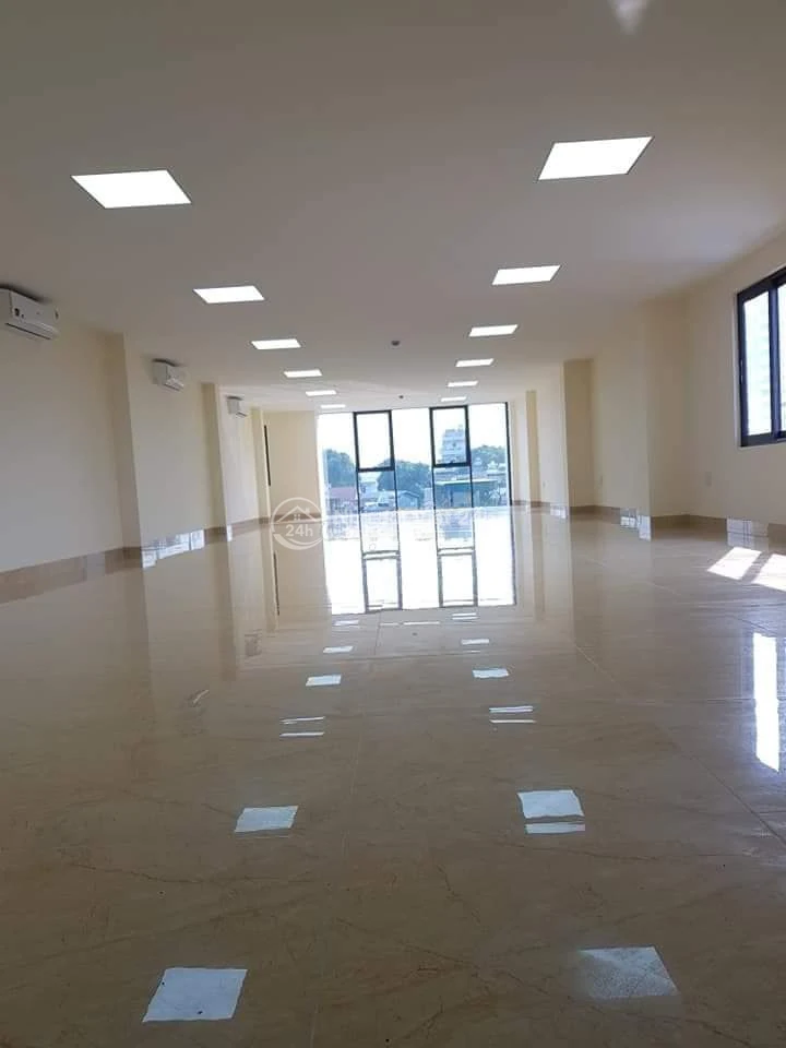 Cho thuê 170m2, 2 nhà vệ sinh, thiết kế thông sàn giá chỉ 23tr