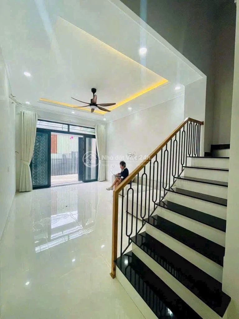 SIÊU RẺ, NHÀ MỚI ĐẸP NGAY VẠN PHÚC, 3 LẦU, 4PN-5WC, FULL NỘI THẤT,15TR