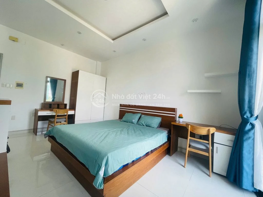 Cho thuê căn hộ có ban công đường Khuê Mỹ Đông 14 gần biển Mỹ Khê.