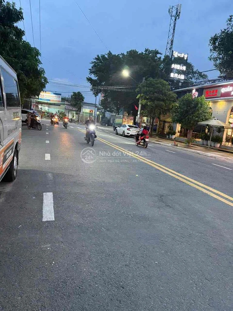 cần cho thuê mặt tiền kinh doanh đường d1 kdc vietsing dt 200m2
