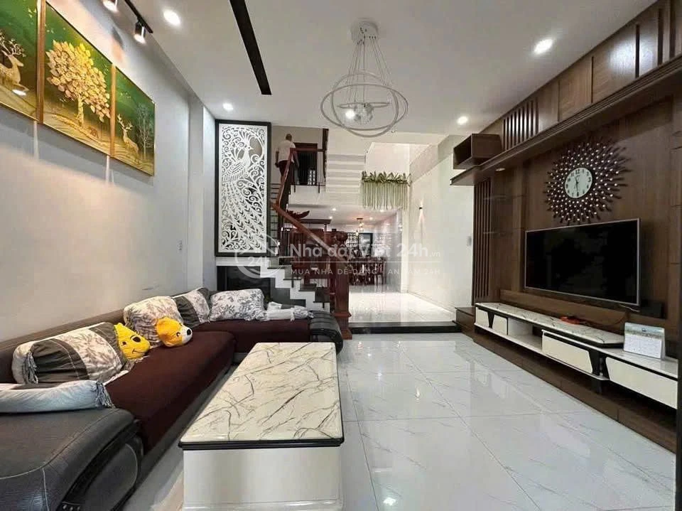 Cho thuê nhà đẹp nguyên căn đường Mai Chí Thọ, Phường Hòa Xuân, 4PN
