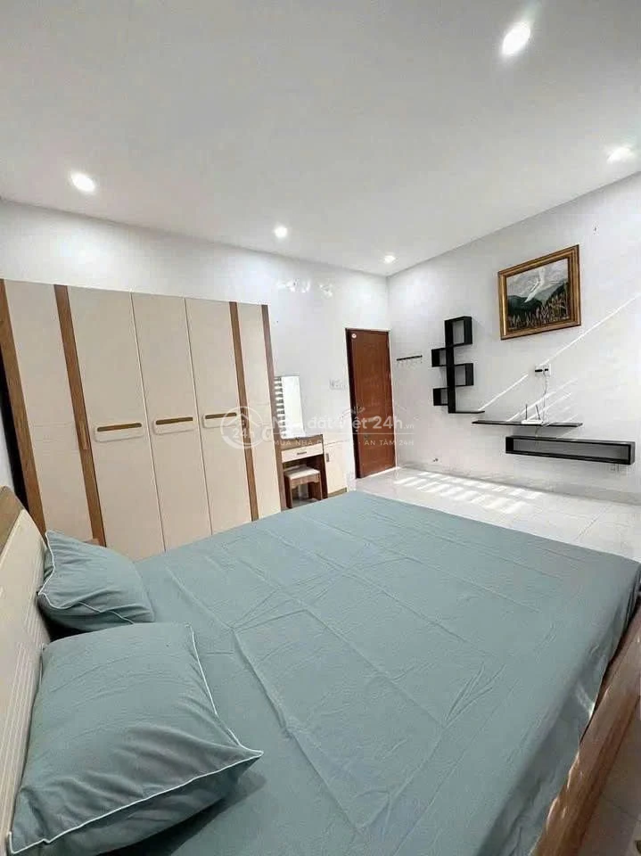 Cho thuê nhà đẹp nguyên căn đường Mai Chí Thọ, Phường Hòa Xuân, 4PN