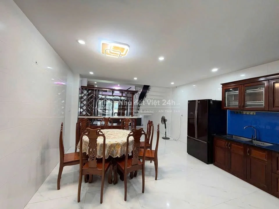 Cho thuê nhà đẹp nguyên căn đường Mai Chí Thọ, Phường Hòa Xuân, 4PN