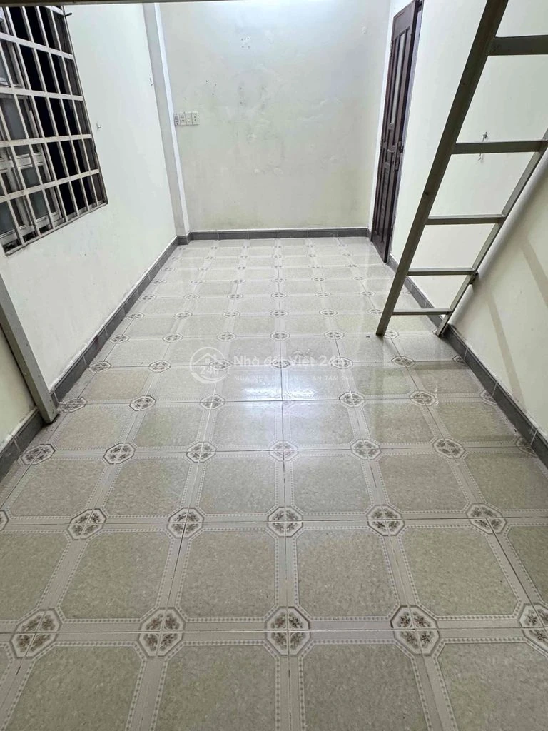 PHÒNG TRỌ - GẦN CHỢ ĐÊM BÀ HOM