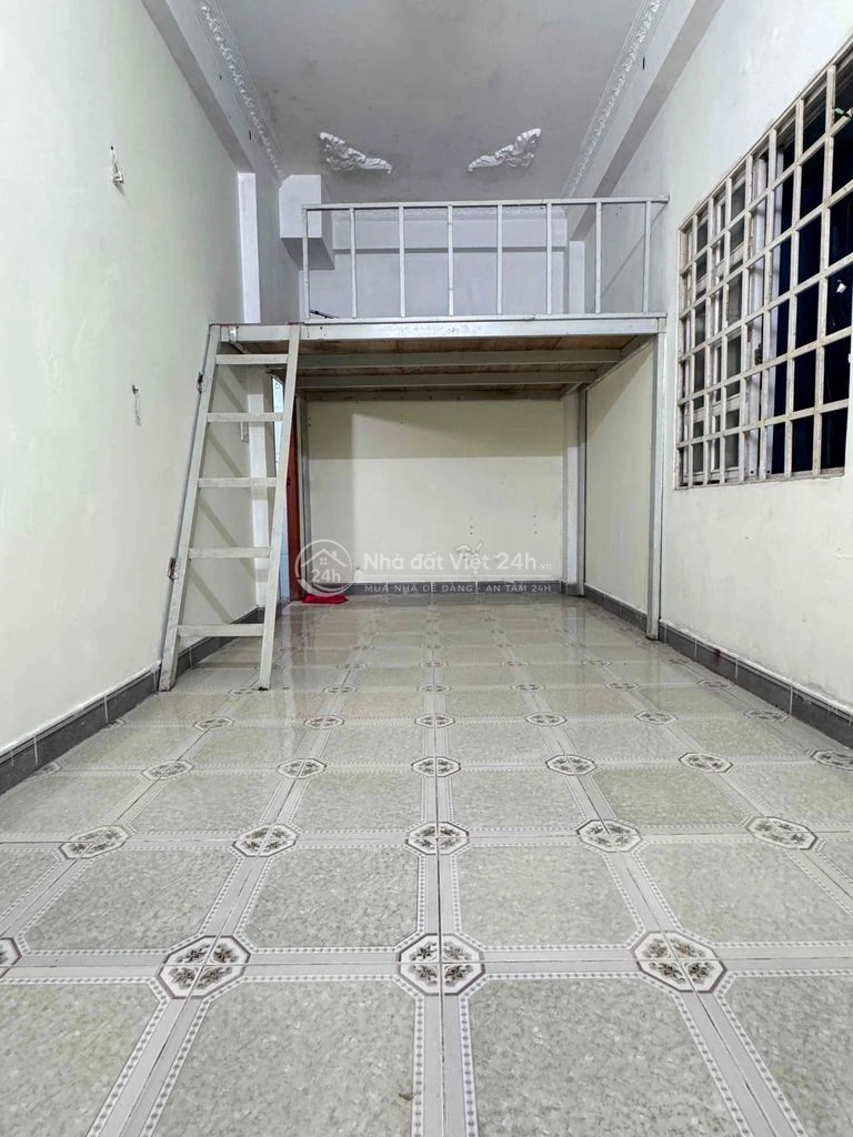 PHÒNG TRỌ - GẦN CHỢ ĐÊM BÀ HOM