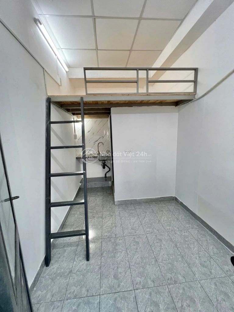 DUPLEX NHỎ XINH NGAY VINCOM NGUYỄN XÍ - 20M2 - SẴN MÁY LẠNH - FREE XE