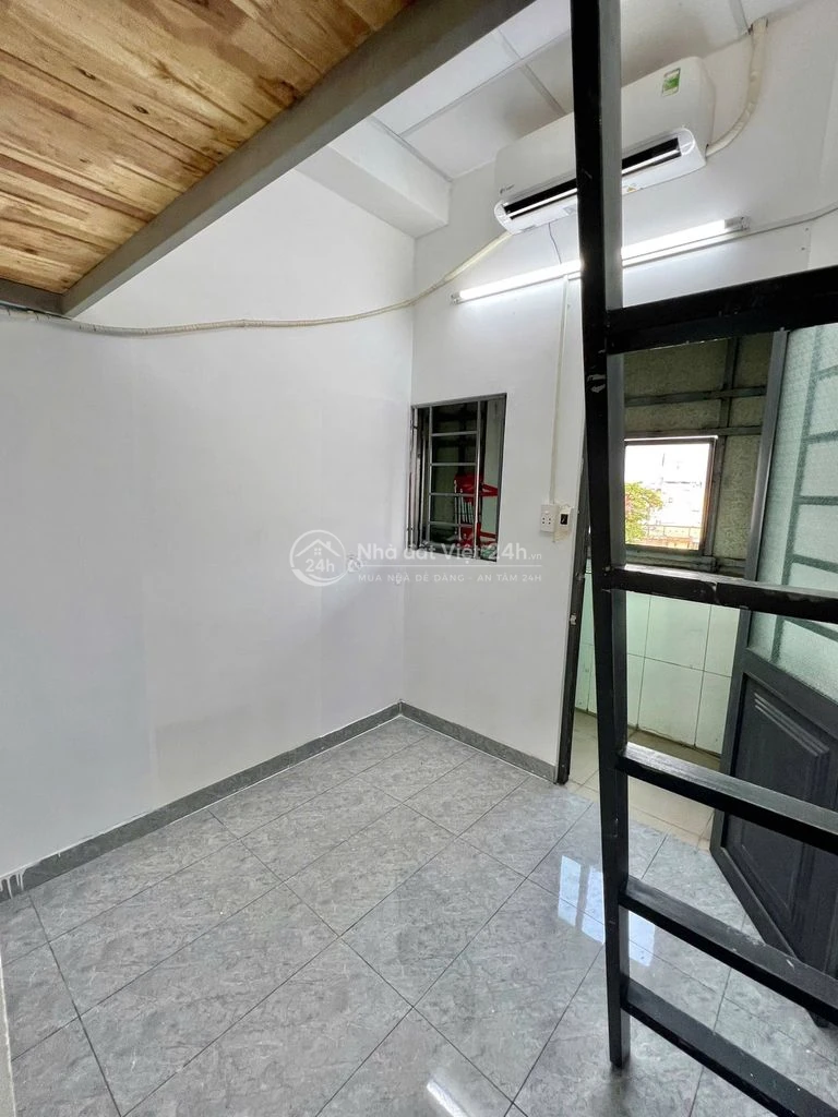 DUPLEX NHỎ XINH NGAY VINCOM NGUYỄN XÍ - 20M2 - SẴN MÁY LẠNH - FREE XE