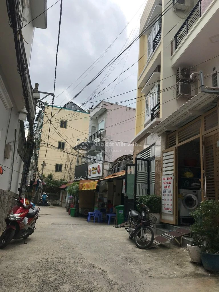 STUDIO NHỎ XINH NGAY DHD GTVT, NGOẠI THƯƠNG - FULL NT - BAN CÔNG RIÊNG