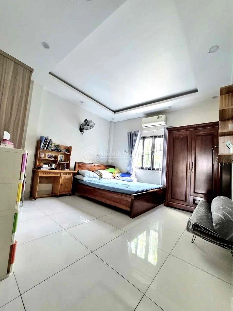 Nhà 3 tầng HXH Nguyễn Cửu Đàm,