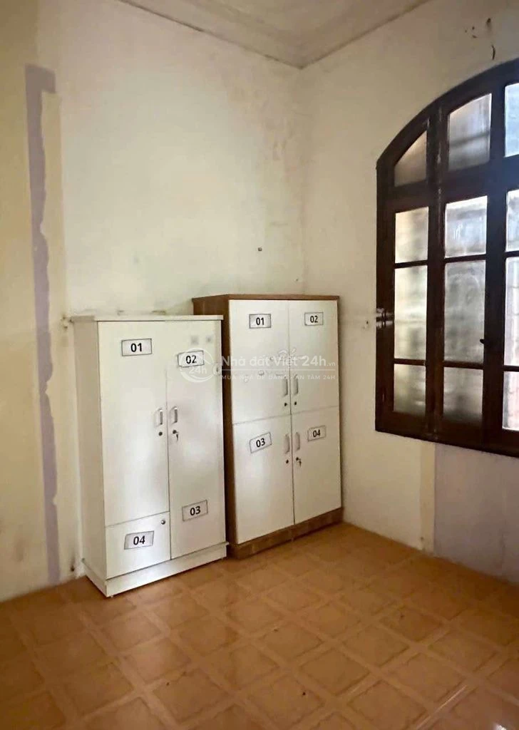 Cho thuê nhà mặt ngõ 2 Xuân Đỉnh, dt 140m, 2 ô tô tránh giá 22tr