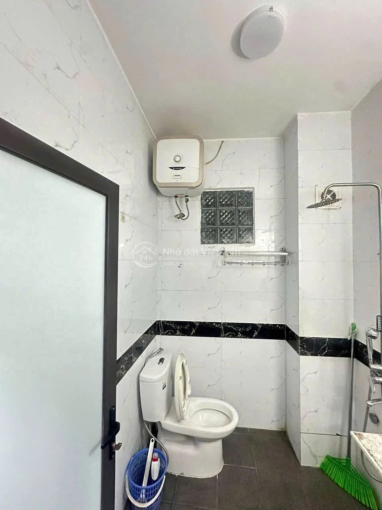 Cho thuê nhà đường Hoàng Mai, DT35mx 3PN đủ đồ, sát ôtô,giao nhà ngay