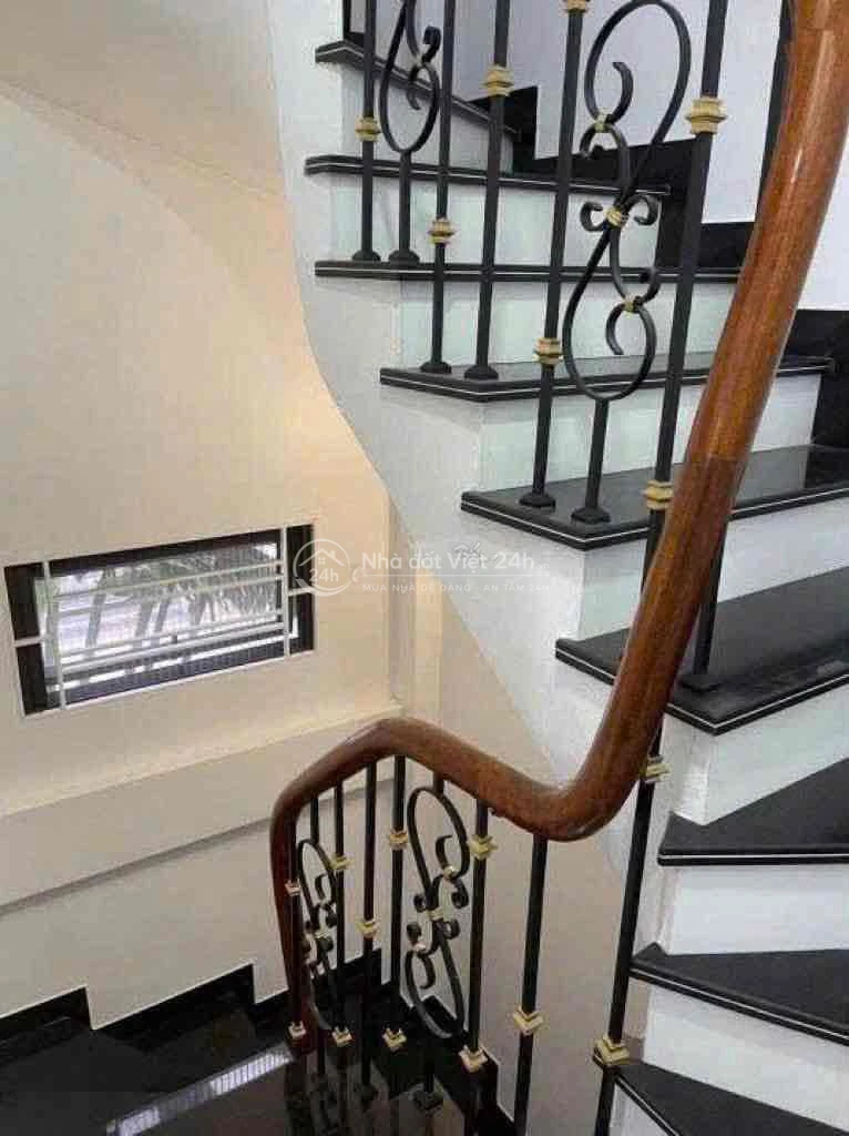 cho thuê nhà nguyên căn phố Lương Khánh Thiện 36m -5 tầng -4 -13tr ful