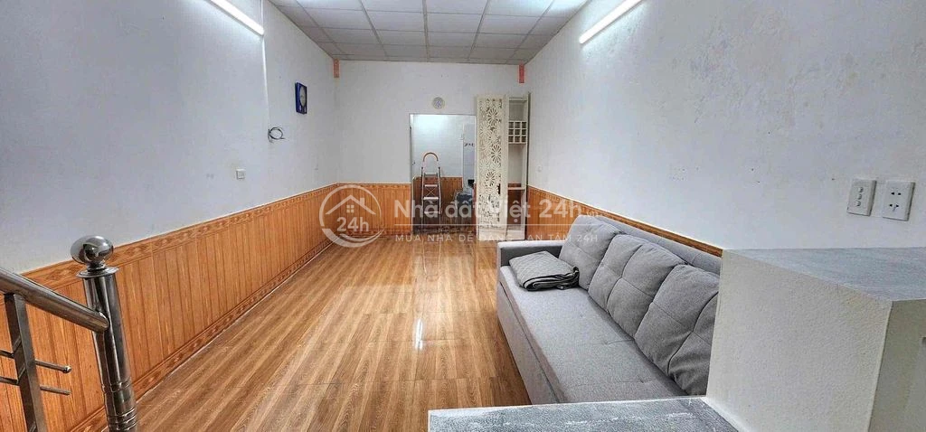 Cc Cho thuê nhà Nguyên căn 40m2x2 tầng 03 ngủ 02 vs