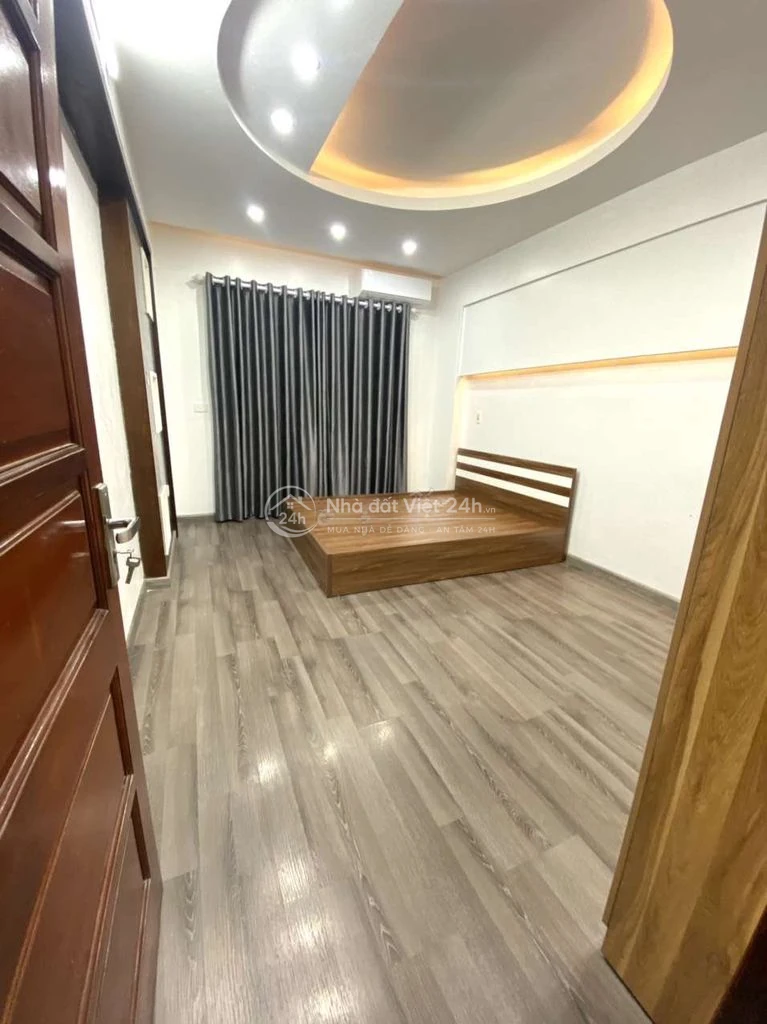 Cho thuê nhà 5 Tầng  vĩnh hưng