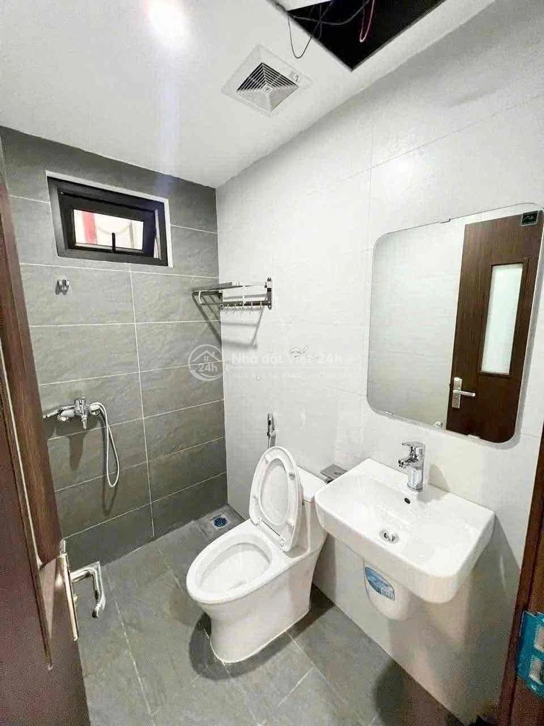CĂN HỘ 1N1K BAN CÔNG DIỆN TÍCH LỚN THOÁNG NGAY CÔNG VIÊN HOÀ BÌNH