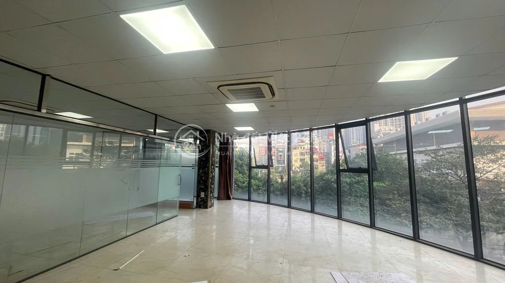 văn phòng ô góc view đẹp Nguyễn Hoàng giá rẻ vào ngay