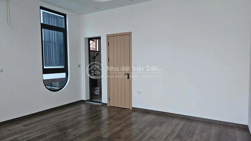 NHÀ NGUYÊN CĂN NGUYỄN HOÀNG TÔN, 50M2x5T. Ô TÔ, KD AIRBNB, VP