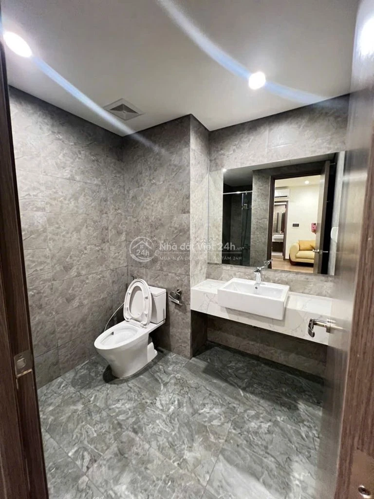 Căn hộ 2PN 2WC Beverly tầng trung view thoáng, full nội thất xịn 11tr