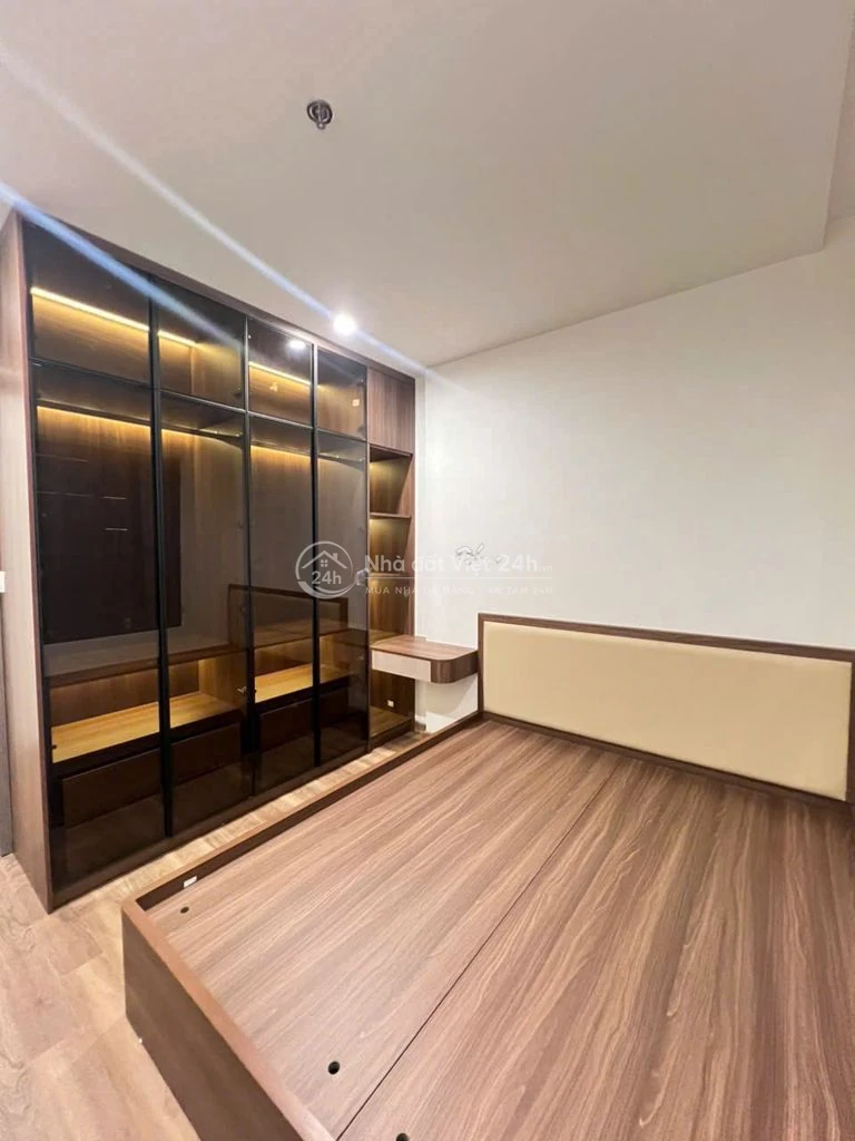 Căn hộ 2PN 2WC Beverly tầng trung view thoáng, full nội thất xịn 11tr