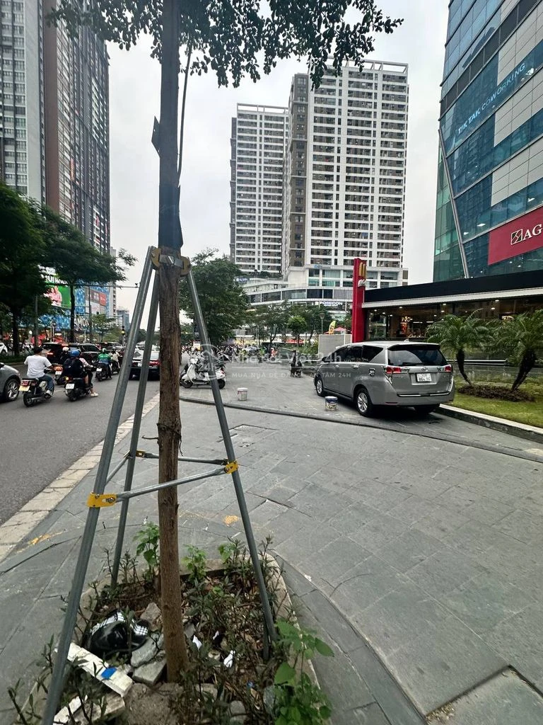 🏢 **135M² – 40,5TR/THÁNG (ĐÃ VAT) | DIAMOND FLOWER TOWER, LÊ VĂN LƯƠNG