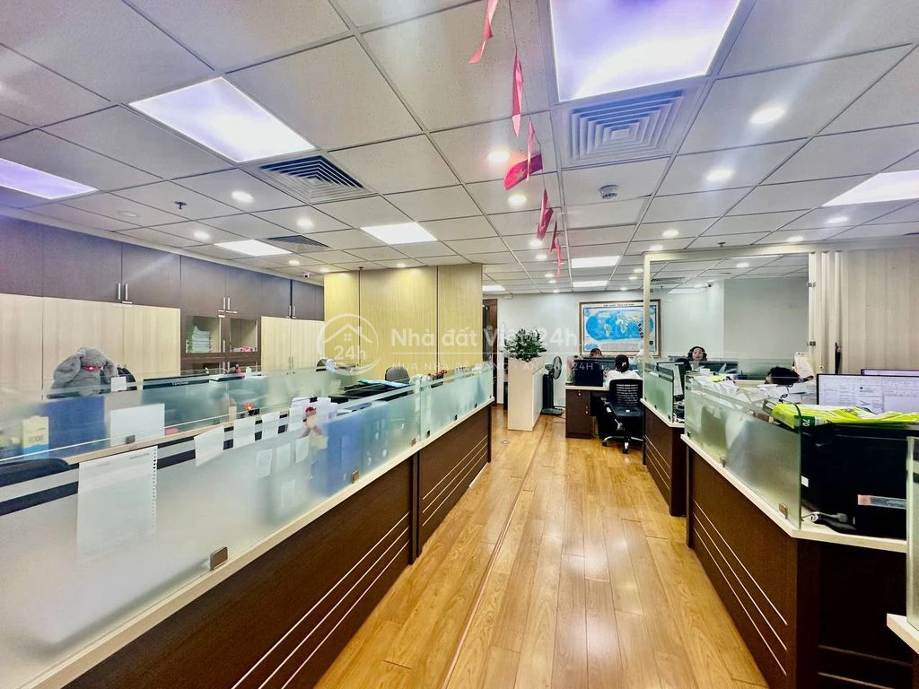 🏢 **135M² – 40,5TR/THÁNG (ĐÃ VAT) | DIAMOND FLOWER TOWER, LÊ VĂN LƯƠNG