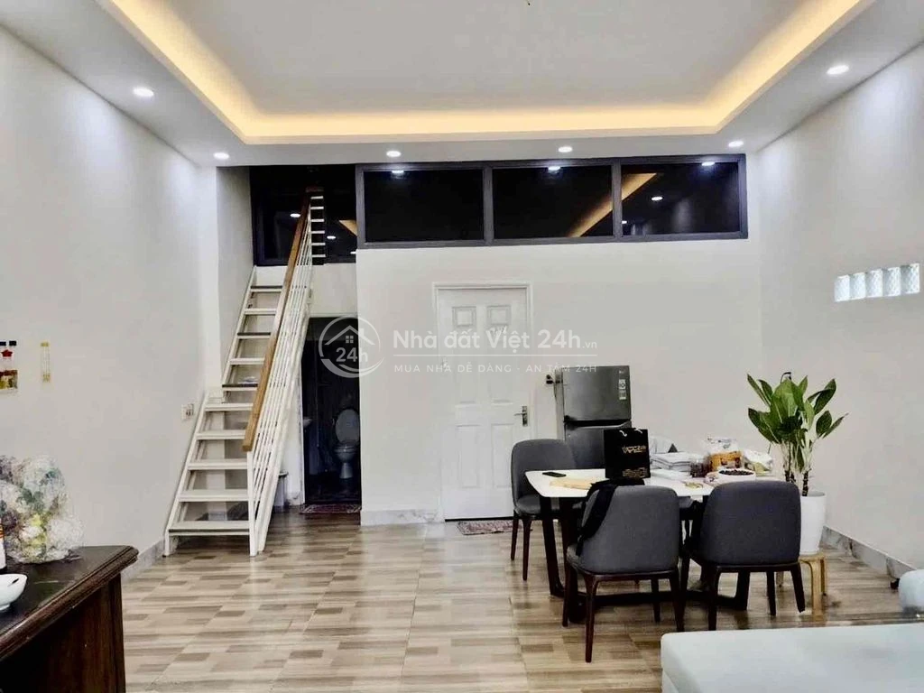 8.5 tỉ HẺM XE HƠI- QL13 cũ.NGANG KHỦNG 12m.141m2sổ hồng riêng.