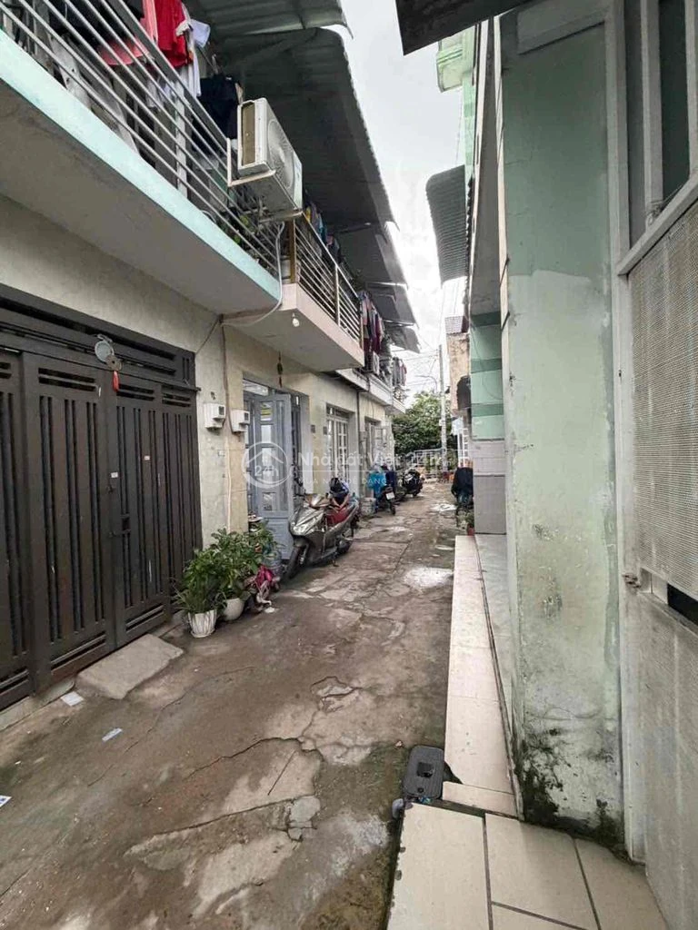 nhà cần bán gấp.ngay chợ đông quang.q12.có 2pn - 1wc