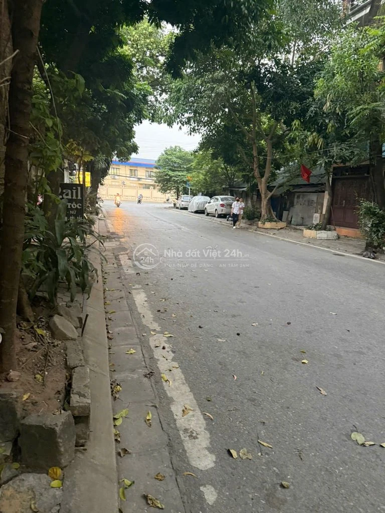 Cho thuê nhà Đức Giang- Vỉa hè- Ô tô tránh, Kinh Doanh, 4PN. Giá 6,8tr