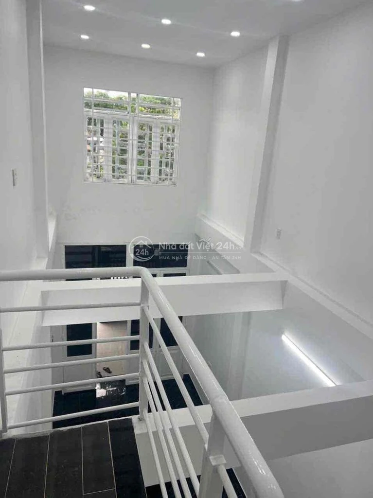 Ngang 3m2 dài 12m mặt tiền đường lò gốm Q6 Hiện trạng trệt trống suốt
