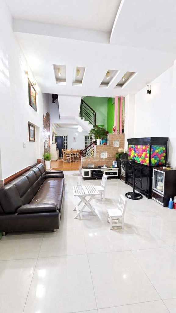 Mặt tiền Hàng hiếm khu Tên Lửa , đường 10m thông , 4 tầng nhỉnh 8 tỷ