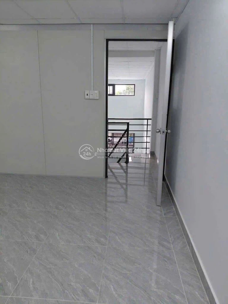 bán nhà tx13  cấp 4 do lửng