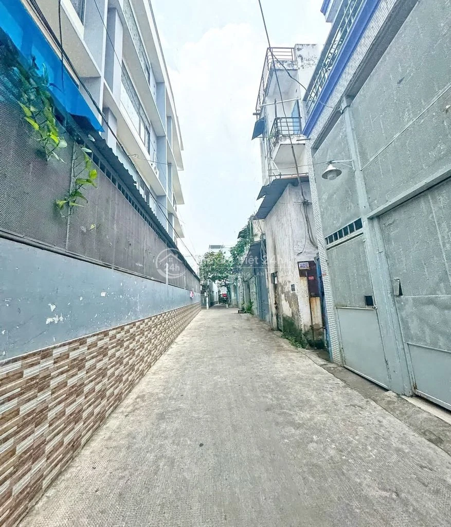 Hàng thơm - Nhà trệt lửng tiện xây mới 3.6x18m hẻm 44 Bùi Văn Ba, Q.7