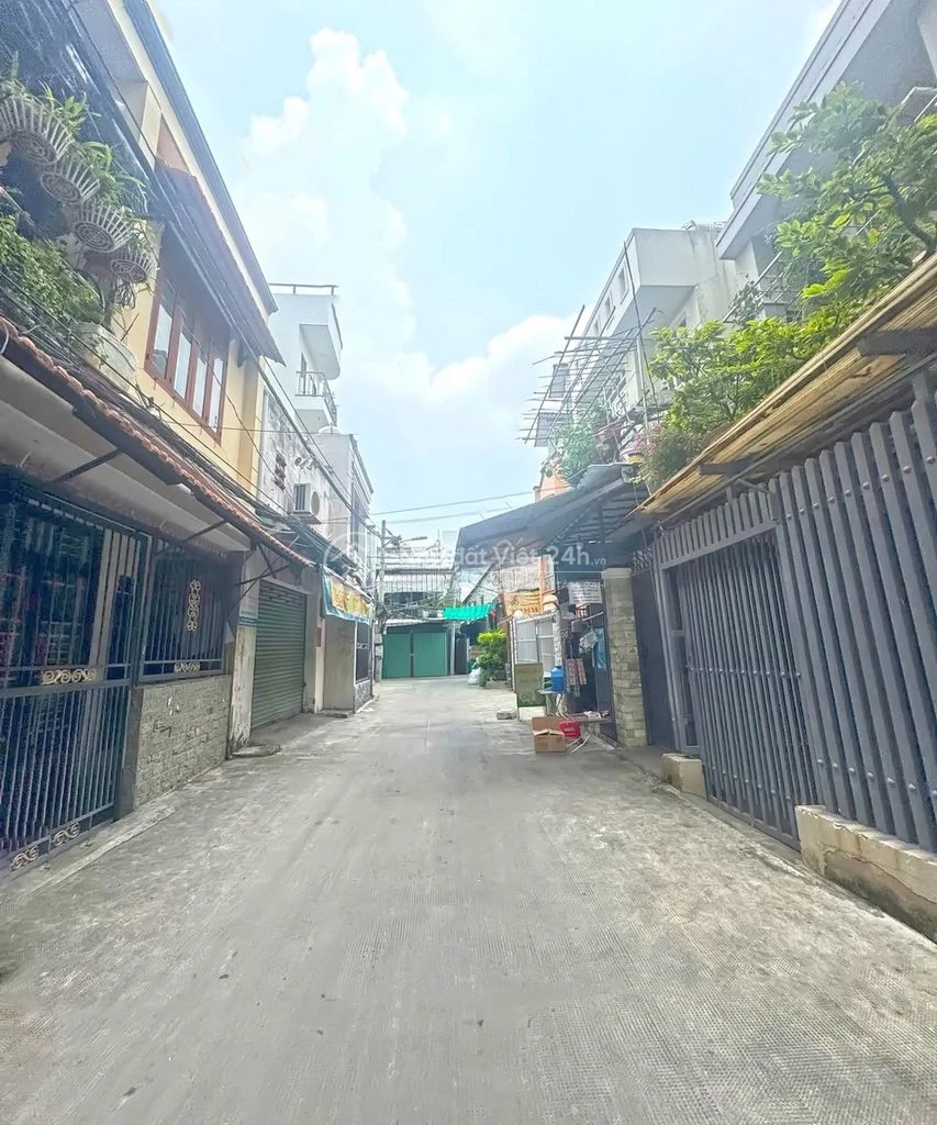 Hàng thơm - Nhà trệt lửng tiện xây mới 3.6x18m hẻm 44 Bùi Văn Ba, Q.7