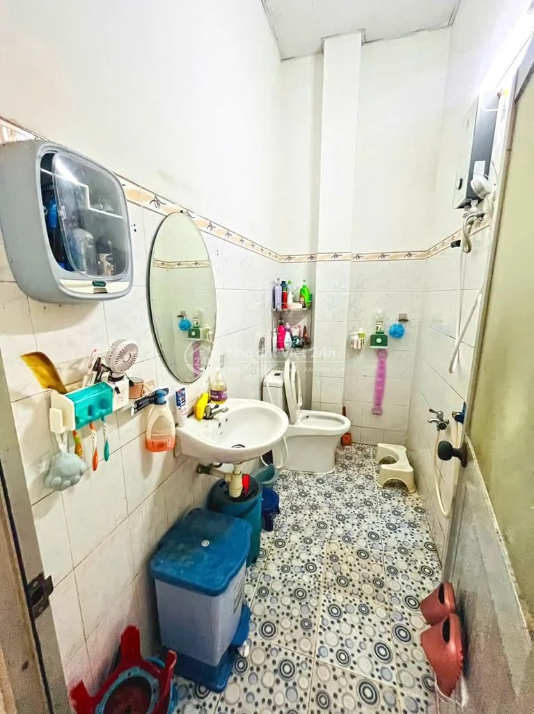 HÀNG HIẾM - Nhà 2 tầng 4PN hẻm 3m sát đường Nguyễn Thị Thập, Quận 7