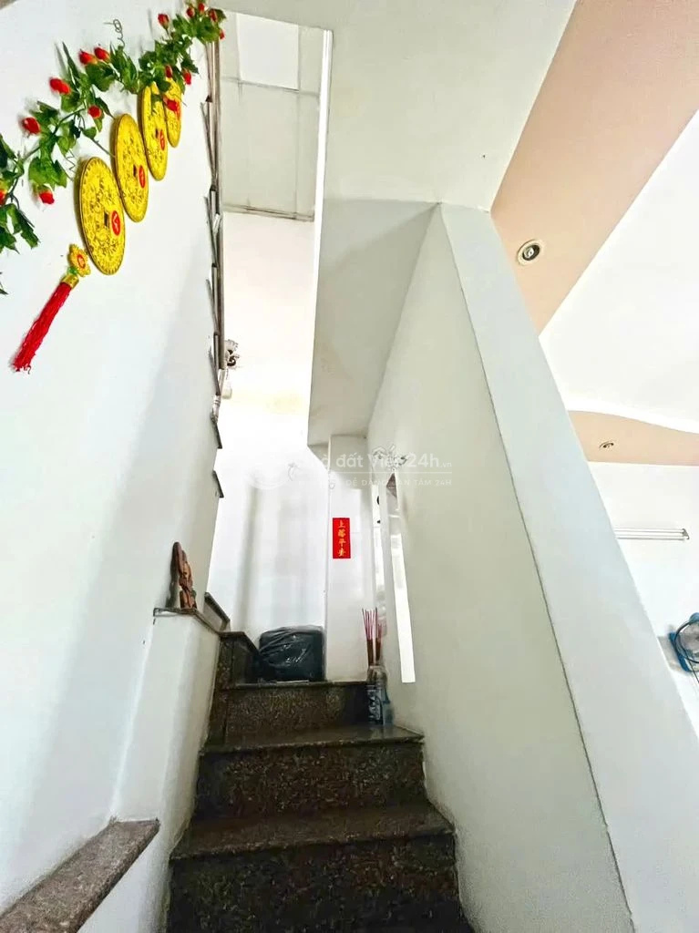 HÀNG HIẾM - Nhà 2 tầng 4PN hẻm 3m sát đường Nguyễn Thị Thập, Quận 7