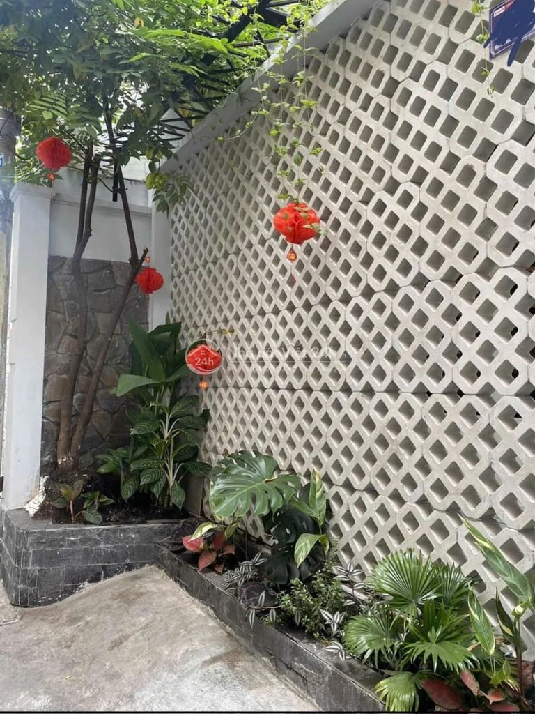 BIỆT THƯ MINI SÁT PHẠM VĂN ĐỒNG HIỆP BÌNH CHÁNH HẺM XE HƠI 76M SHR