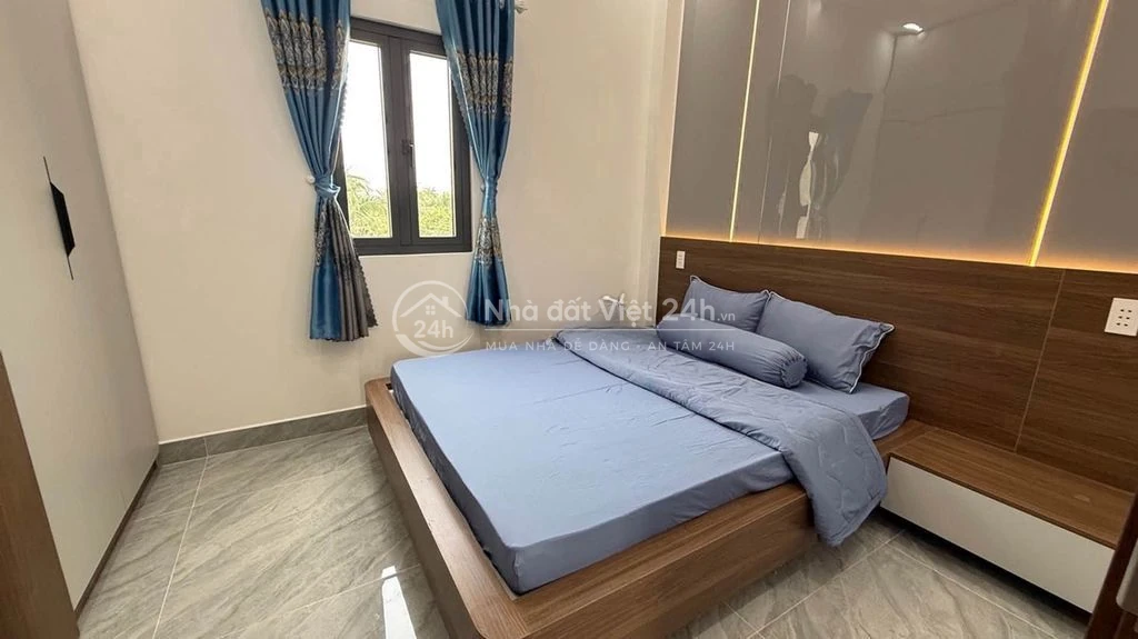 Bán nhà 3 lầu 4x14m đường Hà Huy Giáp Quận 12 mới 100%