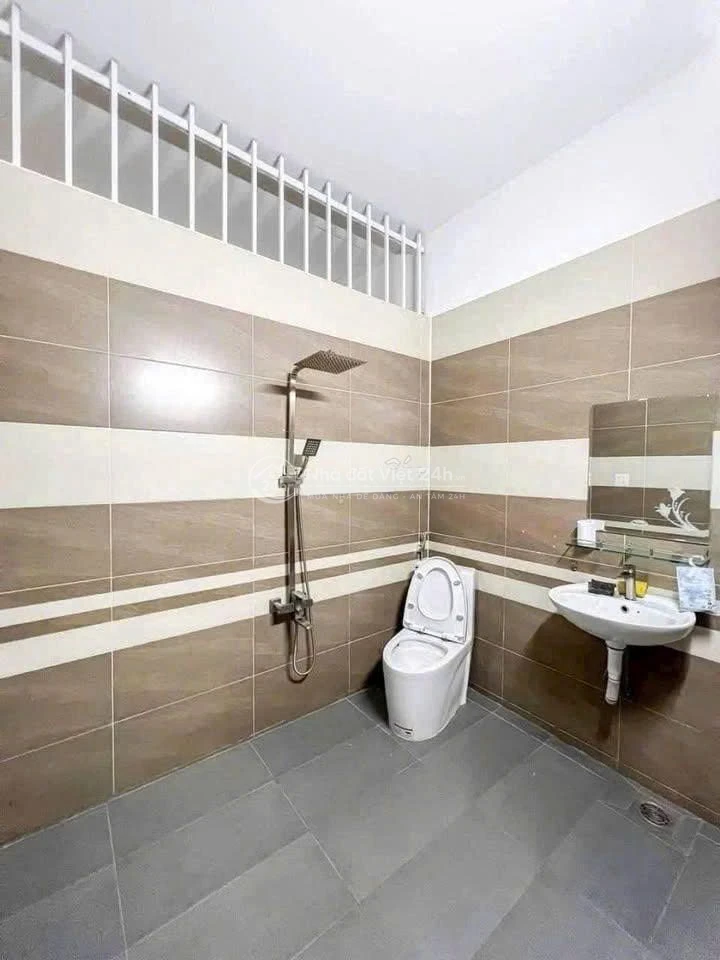 CẮT LỖ KHÔNG NGHĨ SUY! Nhà 4x8m Đất 6x12m Sân Rộng Thênh Thang