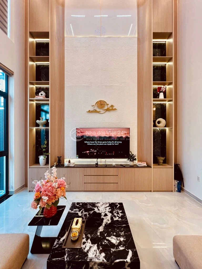 Nhà Đẹp Mặt Tiền đường Mã Lò-  104m2 - 5 tấm full nội thất thang máy