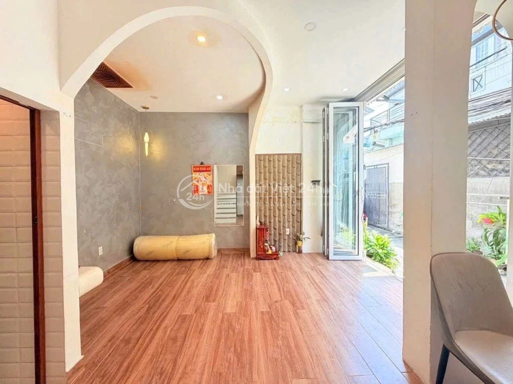 M 342 / NHÀ NẰM KHU VIP CITYLAND / 30 M2 / Ô TÔ ĐỔ CỬA / P. GÒ VẤP