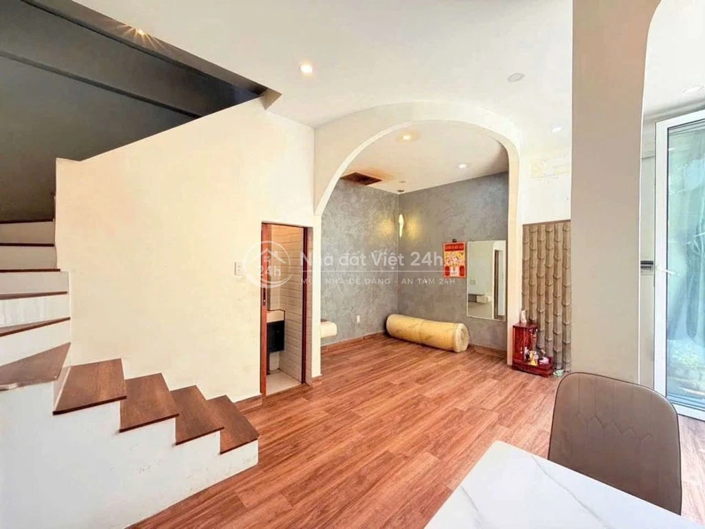 M 342 / NHÀ NẰM KHU VIP CITYLAND / 30 M2 / Ô TÔ ĐỔ CỬA / P. GÒ VẤP