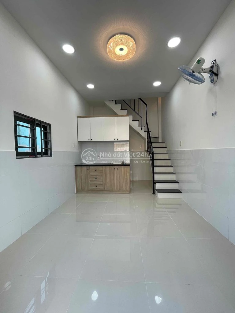 Nhà Mặt Tiền gần chợ trường học thích hợp kinh doanh mua bán