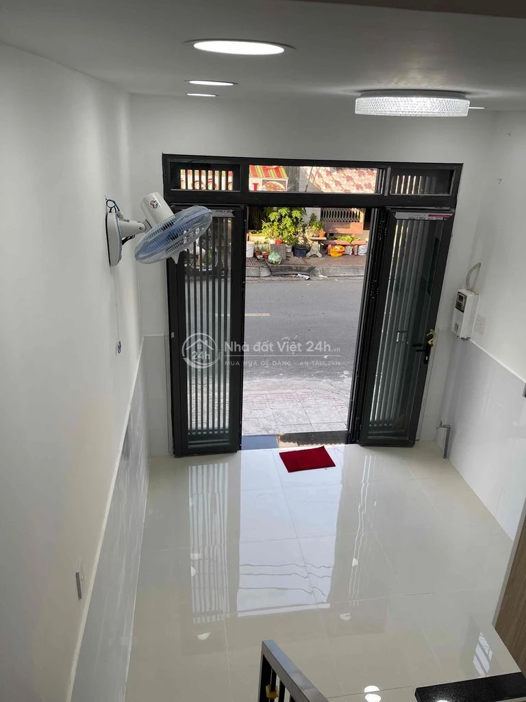 Nhà Mặt Tiền gần chợ trường học thích hợp kinh doanh mua bán