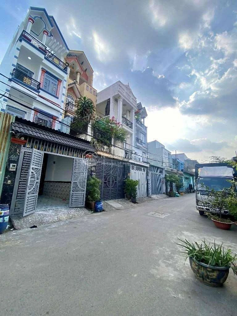 SIÊU PHẨM 4 TẦNG ST-  80M²  ,XE TẢI ĐẬU CỬA - 5PN - CHỈ NHÍC 5TỶ CTL