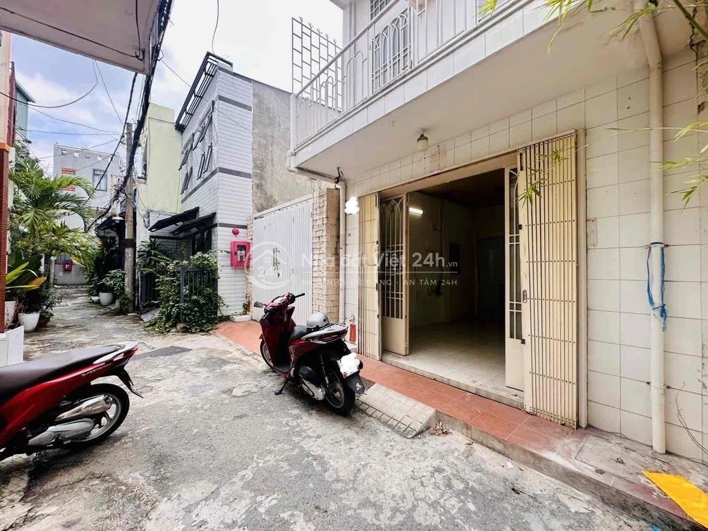 Nhà ngon tiện sửa siêu phẩm • Hẻm 3m • Đối diện UBND Quận • 2 Tầng • 2