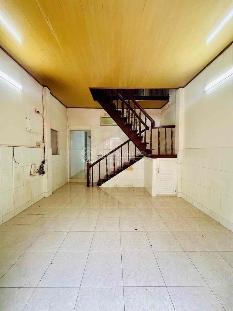 Nhà ngon tiện sửa siêu phẩm • Hẻm 3m • Đối diện UBND Quận • 2 Tầng • 2
