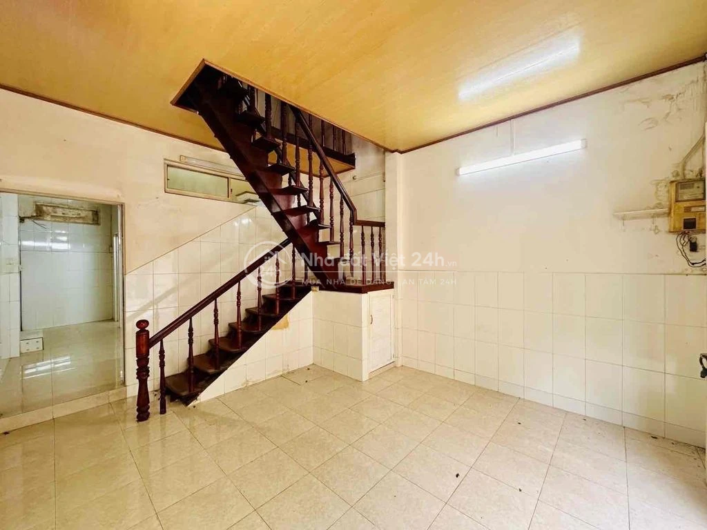 Nhà ngon tiện sửa siêu phẩm • Hẻm 3m • Đối diện UBND Quận • 2 Tầng • 2