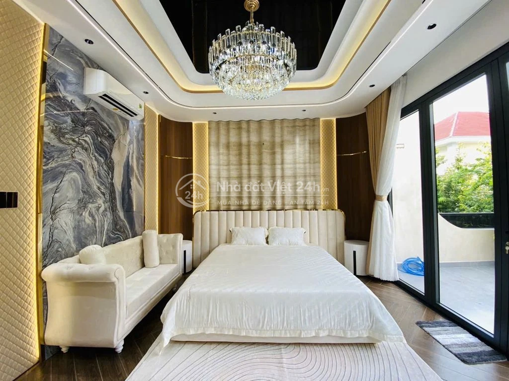 nhà gì nội thất đã 3 tỷ, bạn có tin được không, đối diện trường học.