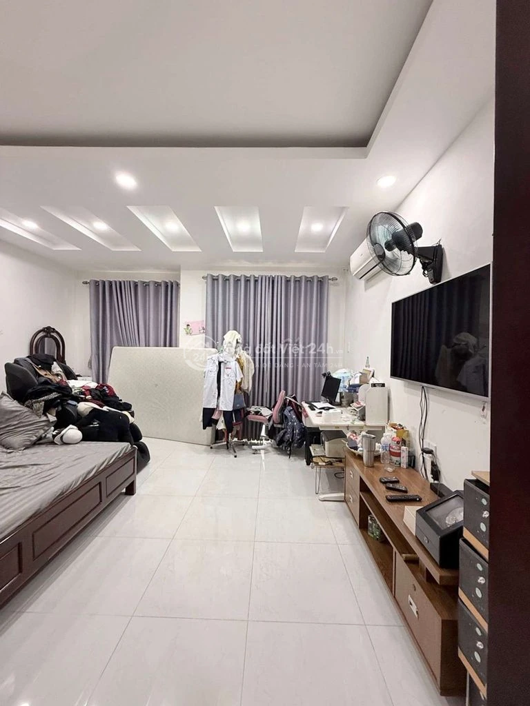 HXH Nguyễn Văn Quá nhà BTCT 75m2 x 5 tầng 6tỷ4